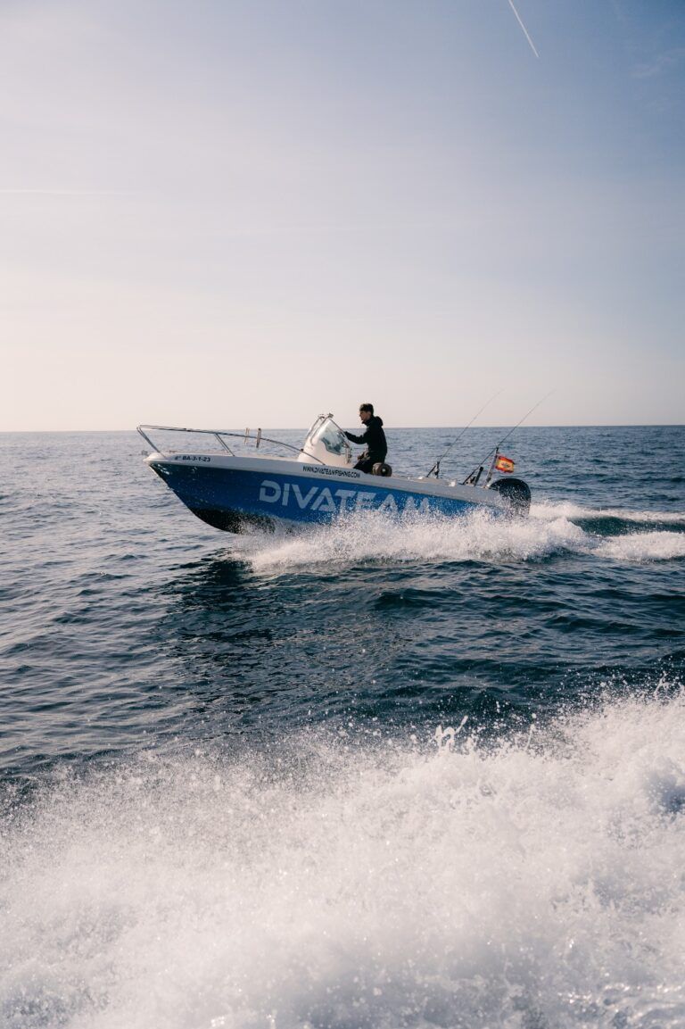 La Diva II a toda velocidad en la Costa Brava