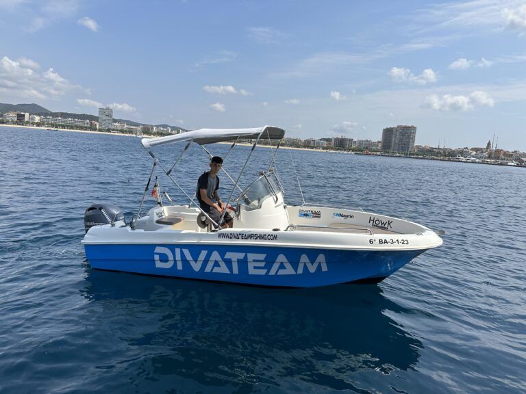 Jeanneau Cap Camarat 5.45 Diva II frente a Palamós