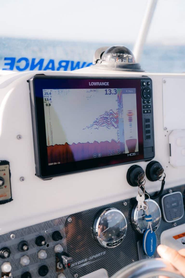 Sonda Lowrance y electrónica de la Hydrasports