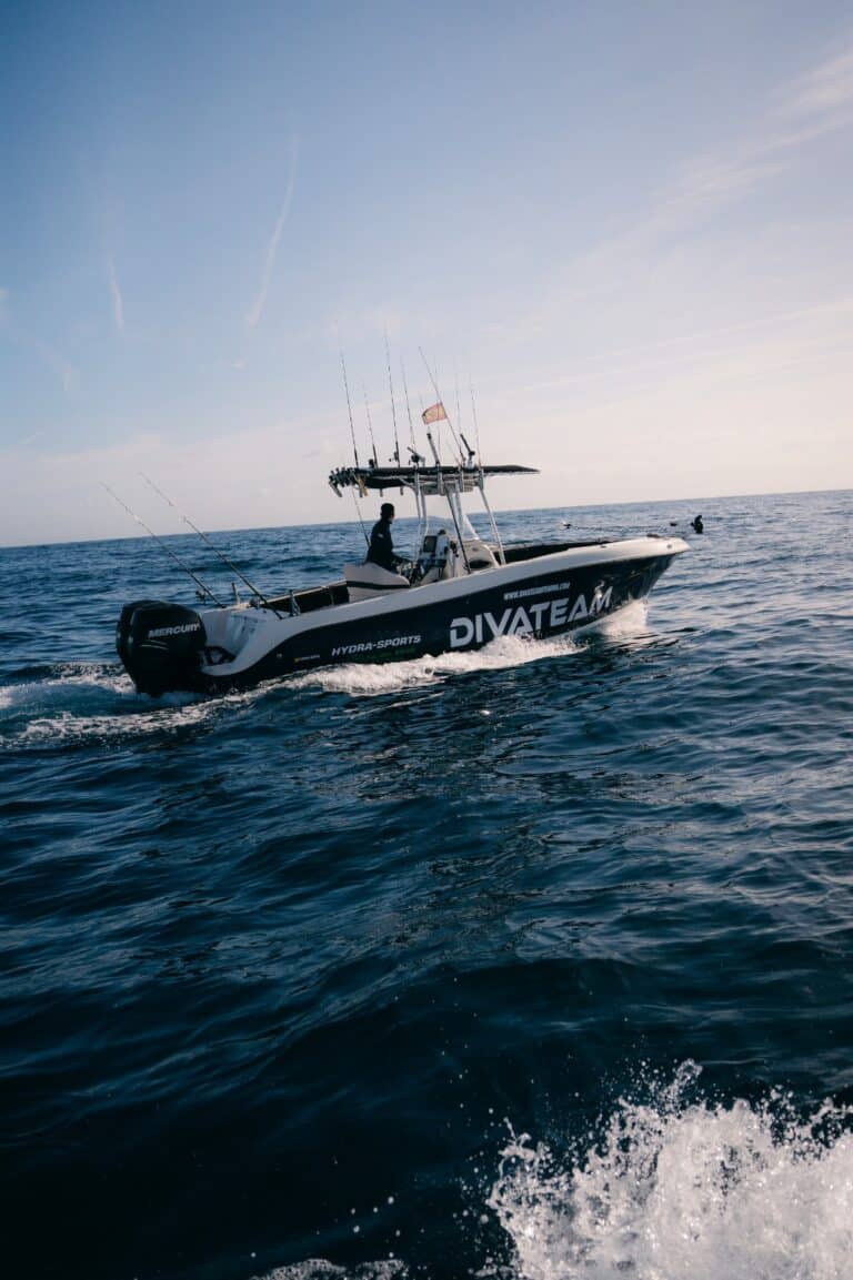 La Hydrasports navegando por la Costa Brava