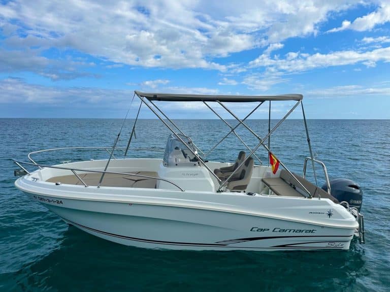 Jeanneau Cap Camarat 5.5 Style Destiny vista de costado