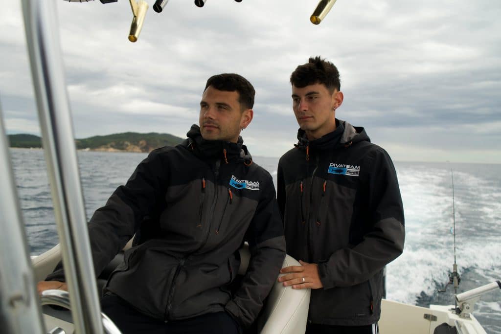 El equipo de Divateam Fishing a bordo en Palamós