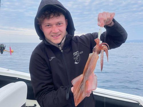 pesca de calamar desde embarcación